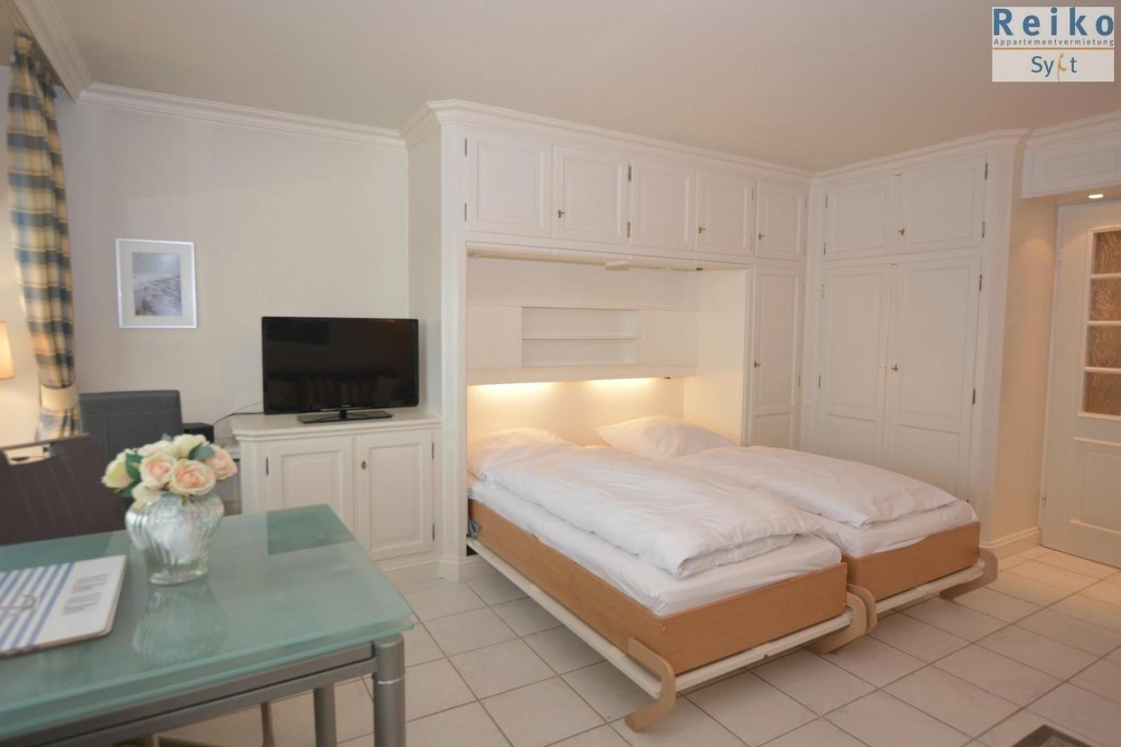 1-315, Seeseite, Haus Metropol, 13 Etage Apartment *